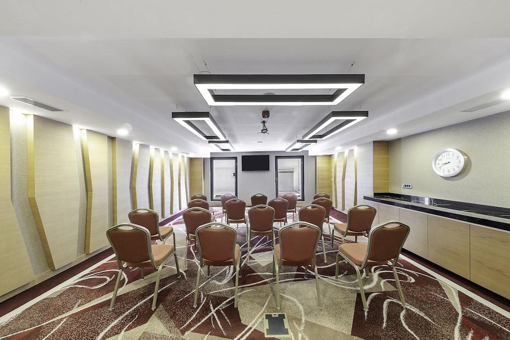 Park Dedeman Trabzon Hotel Ngoại thất bức ảnh